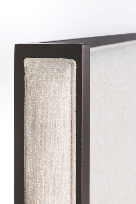 Holdin, Upholstered Bed